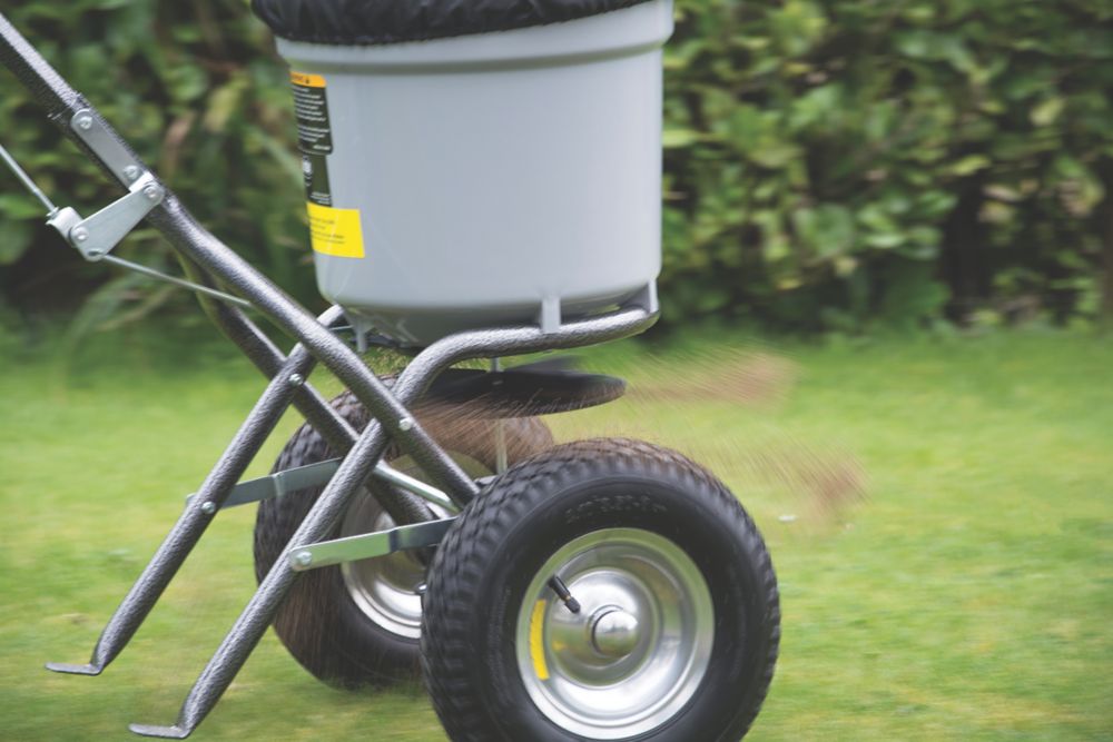 Seed deals spreader screwfix