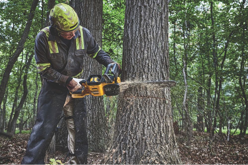 DeWalt DCMCS575X1 GB 54V 1 x 9Ah Li Ion XR FlexVolt Brushless Cordless 50cm Chainsaw Screwfix