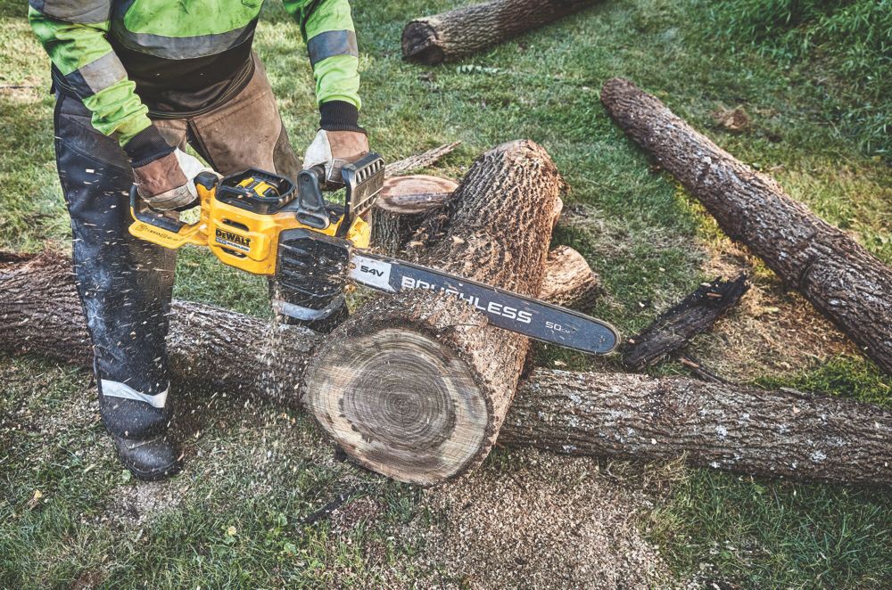 Dewalt flexvolt chainsaw hot sale