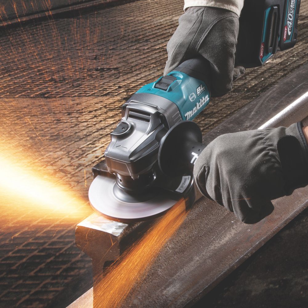 Screwfix makita on sale angle grinder