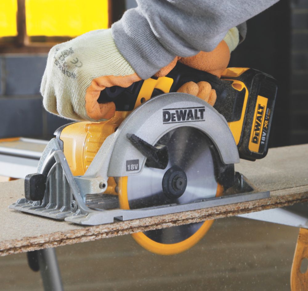 Dewalt circular outlet saw xr