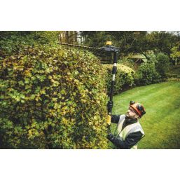 DEWALT DCMPH566P1-GB  55cm 18V 1 x 5.0Ah Li-Ion XR  Cordless Pole Hedge Trimmer