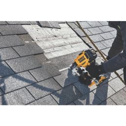 DEWALT DCN45RND2-GB 45mm 18V 2 x 2.0Ah Li-Ion XR Brushless First Fix Cordless Nail Gun