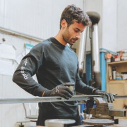 Reebok  Sweatshirt Black Medium 38-40" Chest