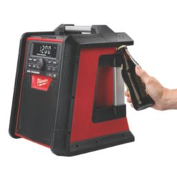 Milwaukee M18 RC 0 230V or 18V AM FM Site Radio Screwfix