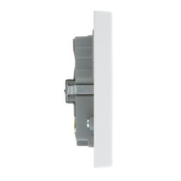 British General 900 Series 13A 2-Gang Unswitched Socket + 4.2A 10.5W 4-Outlet Type A USB Charger White