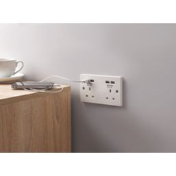 British General 900 Series 13A 2-Gang Unswitched Socket + 4.2A 4-Outlet Type A USB Charger White