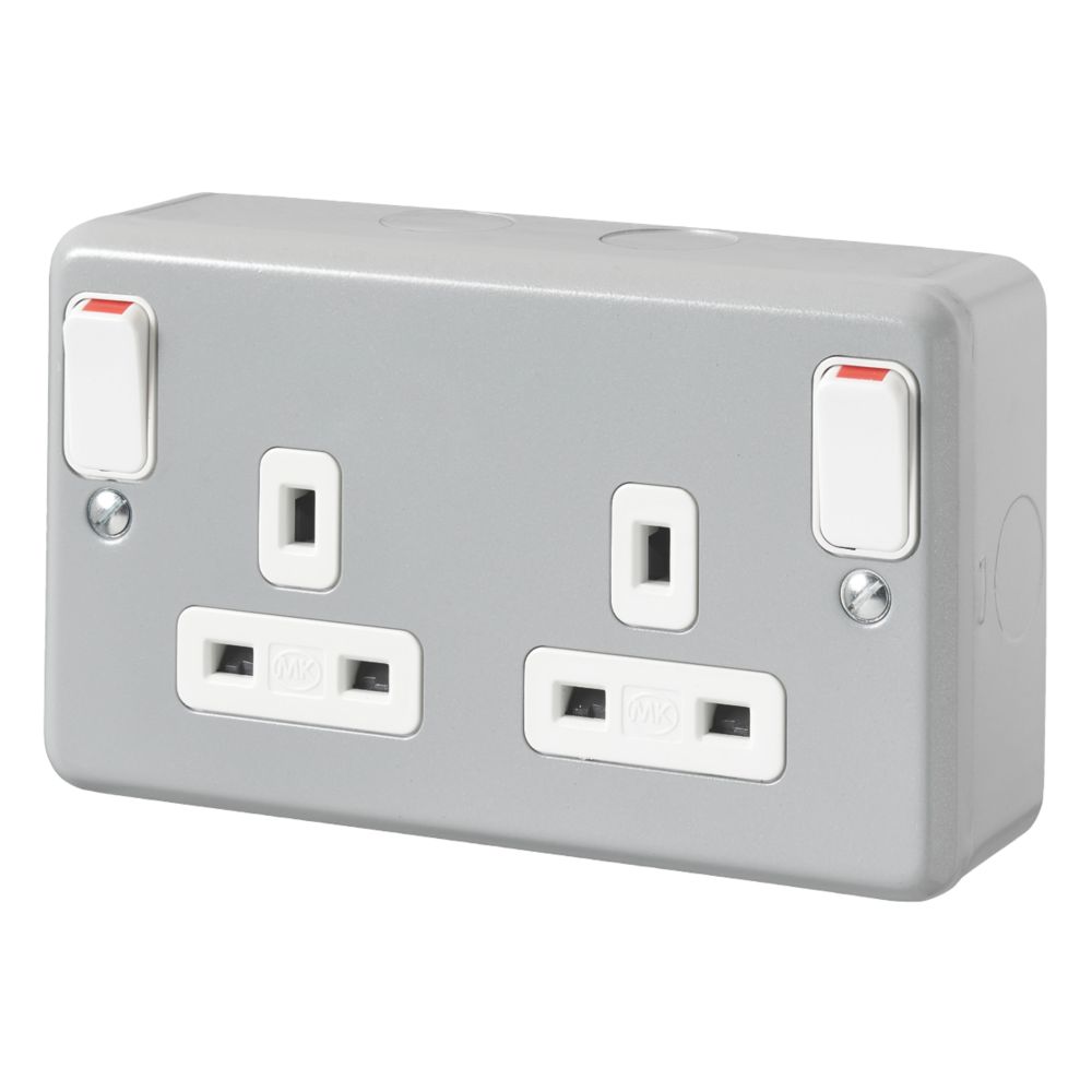 MK Metalclad Plus 13A 2-Gang DP Switched Metal Clad Socket with White ...