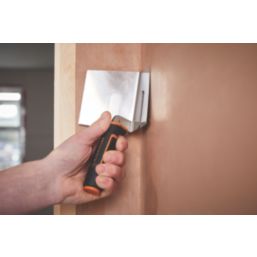 Corner trowel clearance