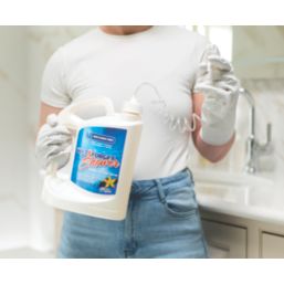 Wet & Forget   Shower Spray 2Ltr