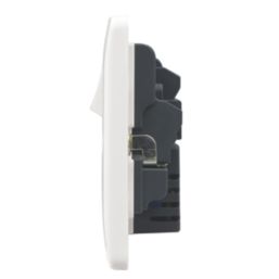 Vimark Pro 13A 2-Gang SP Switched Socket + 4.8A 24W 2-Outlet Type A & C USB Charger White