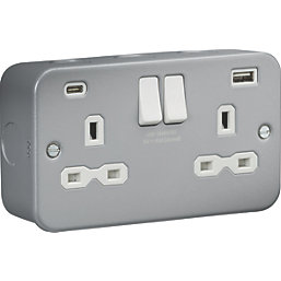 Knightsbridge  13A 2-Gang SP Switched Metal Clad Socket + 4.0A 20W 2-Outlet Type A & C USB Charger with White Inserts