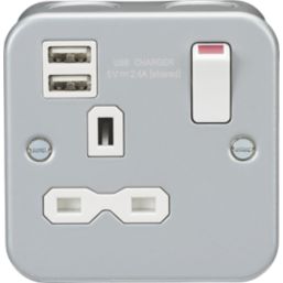 Knightsbridge  13A 1-Gang SP Switched Metal Clad Socket + 2.4A 12W 2-Outlet Type A USB Charger with White Inserts