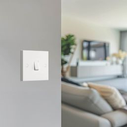 British General 900 Series 10AX 1-Gang 1-Way Light Switch  White
