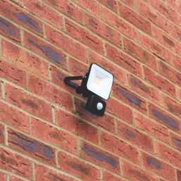 Brackenheath iSpot G3 Frameless Indoor & Outdoor LED Floodlight With PIR Sensor Black 10W 1100lm