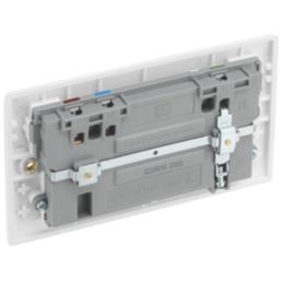 British General 800 Series 13A 2-Gang SP Switched Socket + 3A 45W 2-Outlet Type A & C USB Charger White