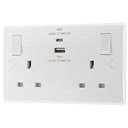 British General 800 Series 13A 2-Gang SP Switched Socket + 3A 45W 2-Outlet Type A & C USB Charger White