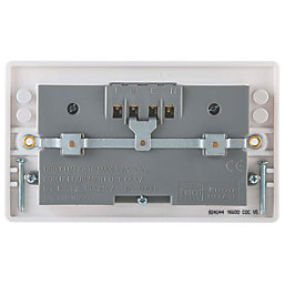 British General 800 Series 13A 2-Gang Unswitched Socket + 4.2A 4-Outlet Type A USB Charger White