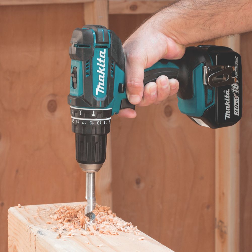 Makita DLX4137X1 18V 3 x 3.0Ah Li Ion LXT Cordless 4 Piece Kit