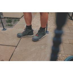 Hard Yakka 3056 Size 10.5  Olive Water-Resistant  Safety Boots