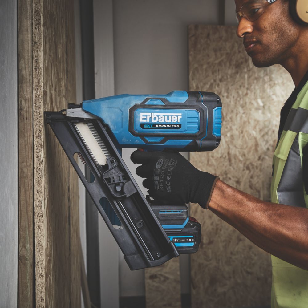Erbauer 18V 2 x 2.0 and 5.0Ah Li Ion EXT Brushless Cordless Twin Pack Nailer Kit Screwfix
