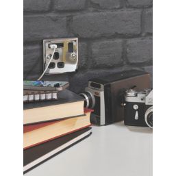 LAP  13A 1-Gang SP Switched Socket + 2.1A 10.5W 2-Outlet Type A USB Charger Polished Chrome with Black Inserts