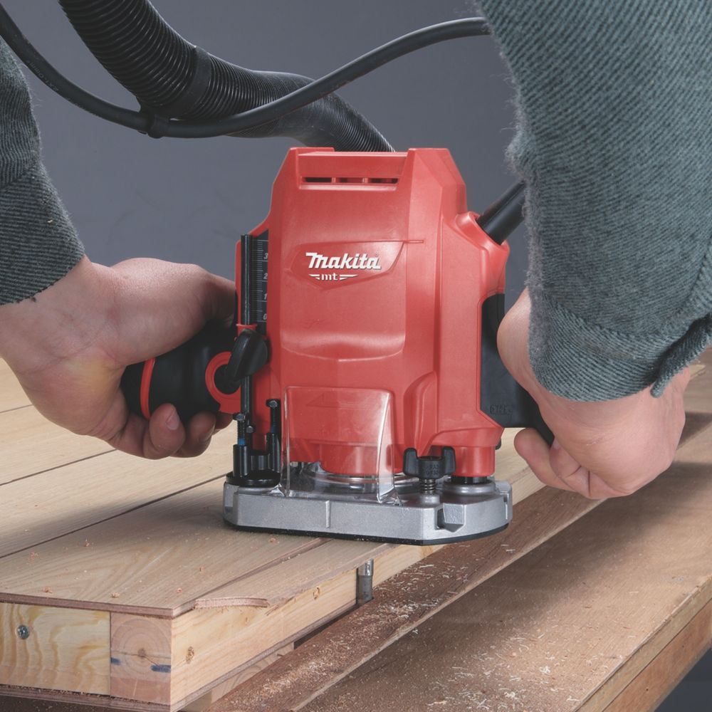 Screwfix deals makita router