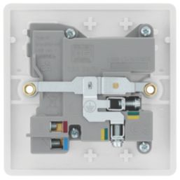 British General 800 Series 13A 1-Gang SP Switched Socket + 3A 18W 2-Outlet Type A & C USB Charger White