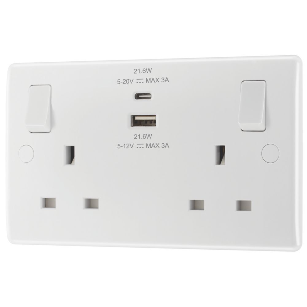 British General 800 Series 13A 2-Gang SP Switched Socket + 3A 22W 2-Outlet Type A & C USB Charger White