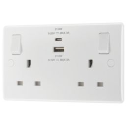 British General 800 Series 13A 2-Gang SP Switched Socket + 3A 22W 2-Outlet Type A & C USB Charger White