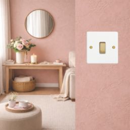 Varilight  10A 1-Gang 2-Way Light Switch  Chalk White