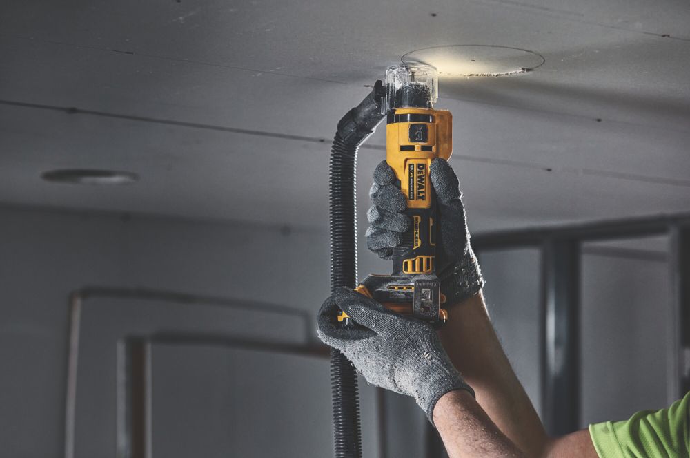 DeWalt DCE555N-XJ 18V Li-Ion XR Brushless Electric Drywall Cut-out