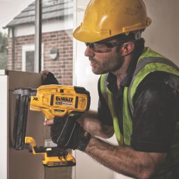 DEWALT DCN681N-XJ 38mm 18V Li-Ion XR Brushless Second Fix Cordless Stapler - Bare