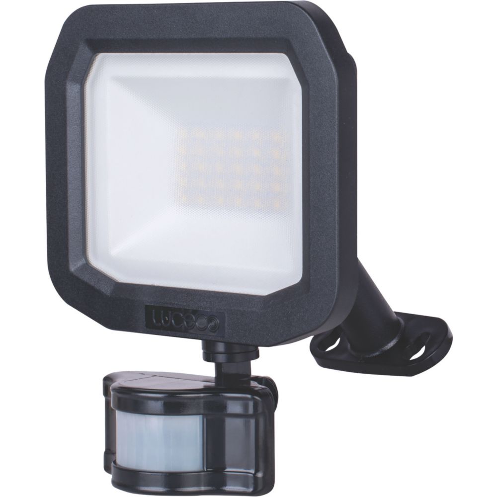 outdoor smart floodlight