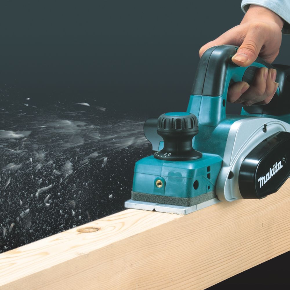 Makita planer deals with battery