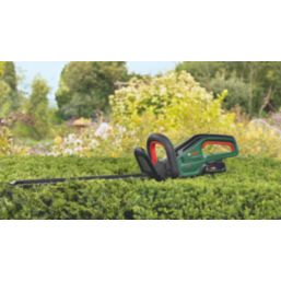 Bosch UniversalHedgeCut 18V-55 55cm 18V 1 x 2.5Ah Li-Ion Power for All  Brushless Cordless Hedge Trimmer - Screwfix