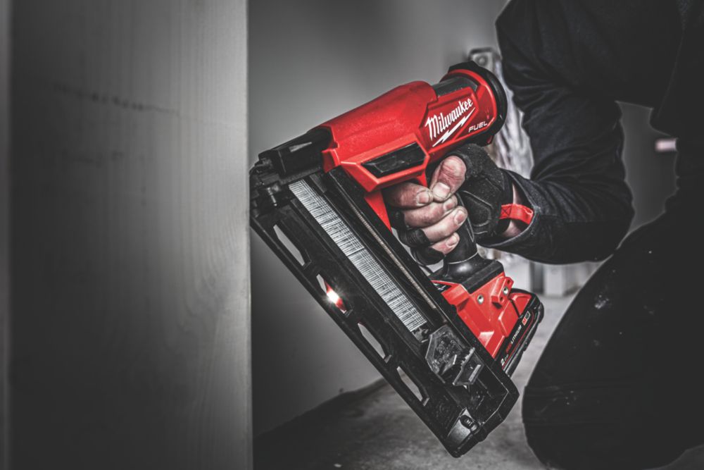 Milwaukee 16 gauge deals nailer