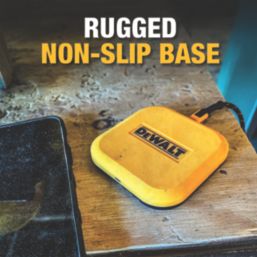 DEWALT  USB-C Wireless Fast Charging Pad 10W