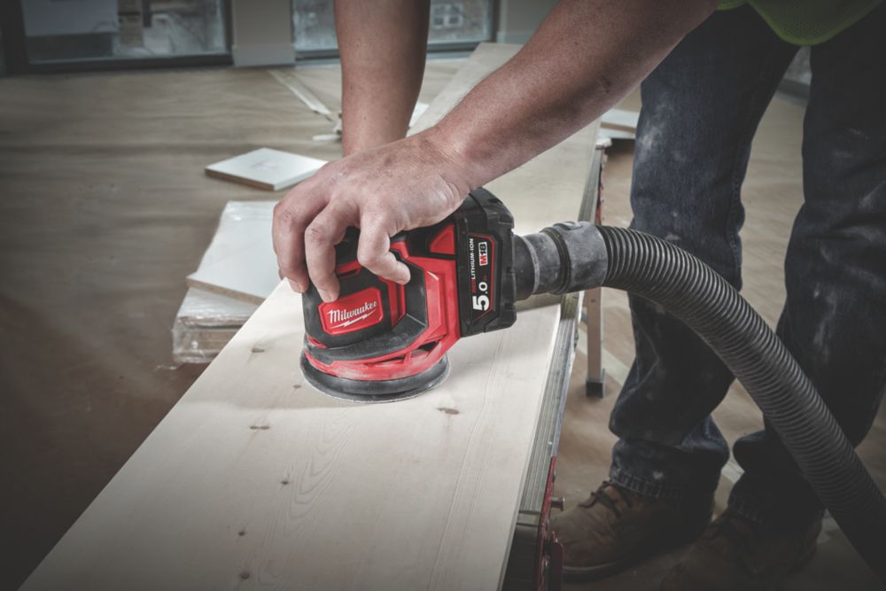 Milwaukee orbital 2024 sander screwfix