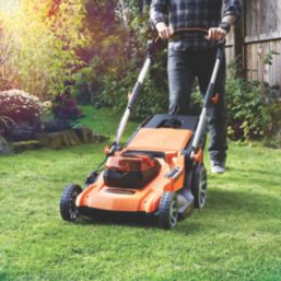 LawnMaster CLMF4846A-1-01 48V 2 x 4.0Ah Lithium MX Brushless Cordless 46cm Rotary Lawn Mower