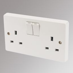 Crabtree Capital 13A 2-Gang DP Switched Plug Socket White - Screwfix
