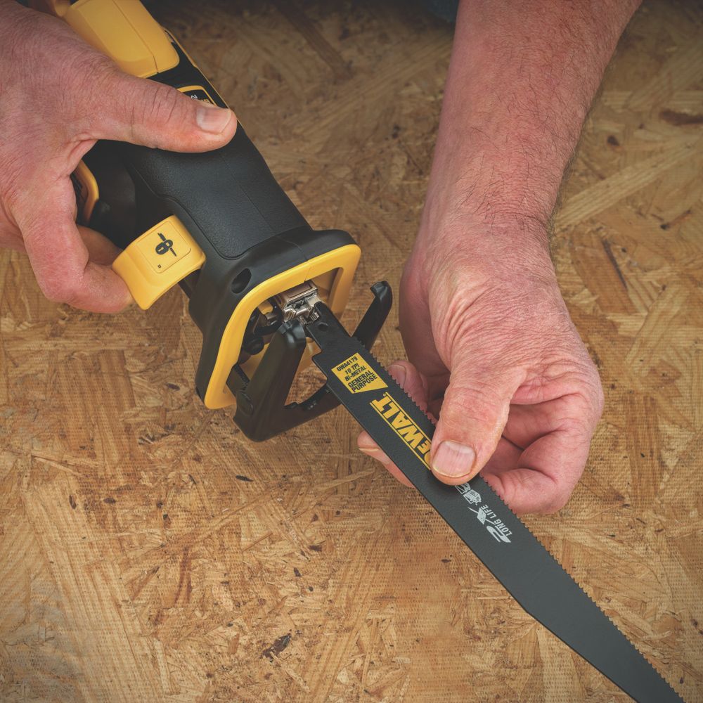 Dewalt reciprocating deals saw screwfix