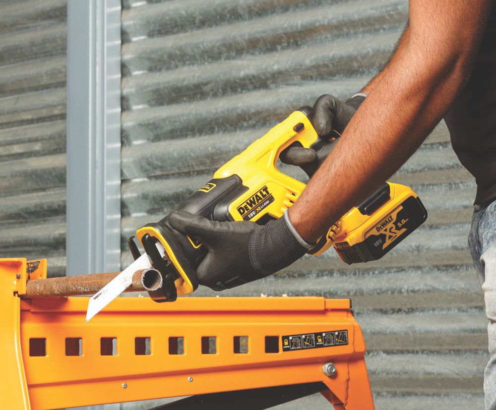 DeWalt DCS367N XJ 18V Li Ion XR Brushless Cordless Reciprocating