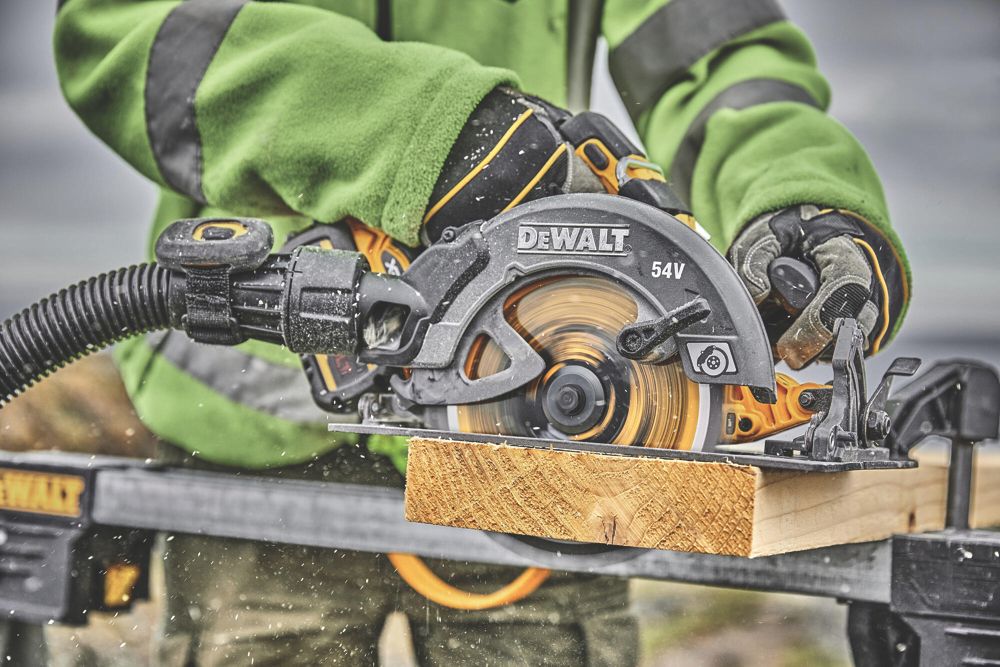 54v circular saw discount dewalt