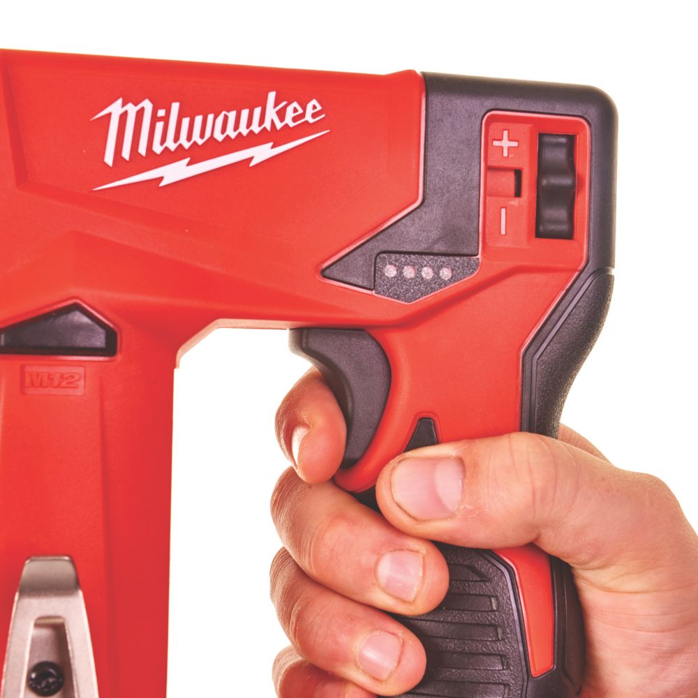 Milwaukee battery powered stapler hot sale