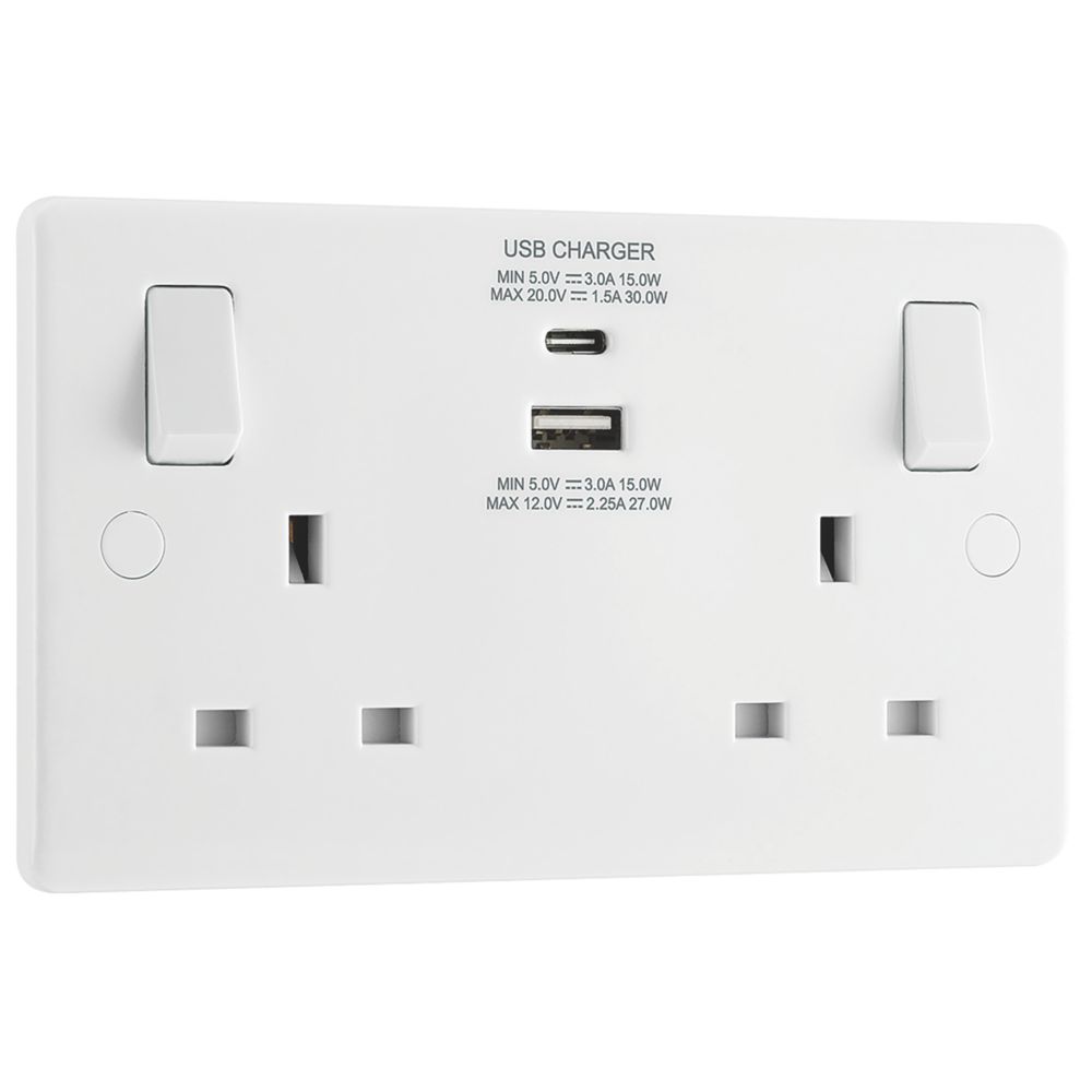 LAP 13A 2-Gang SP Switched Socket + 3A 2-Outlet Type A & C USB Charger  White - Screwfix