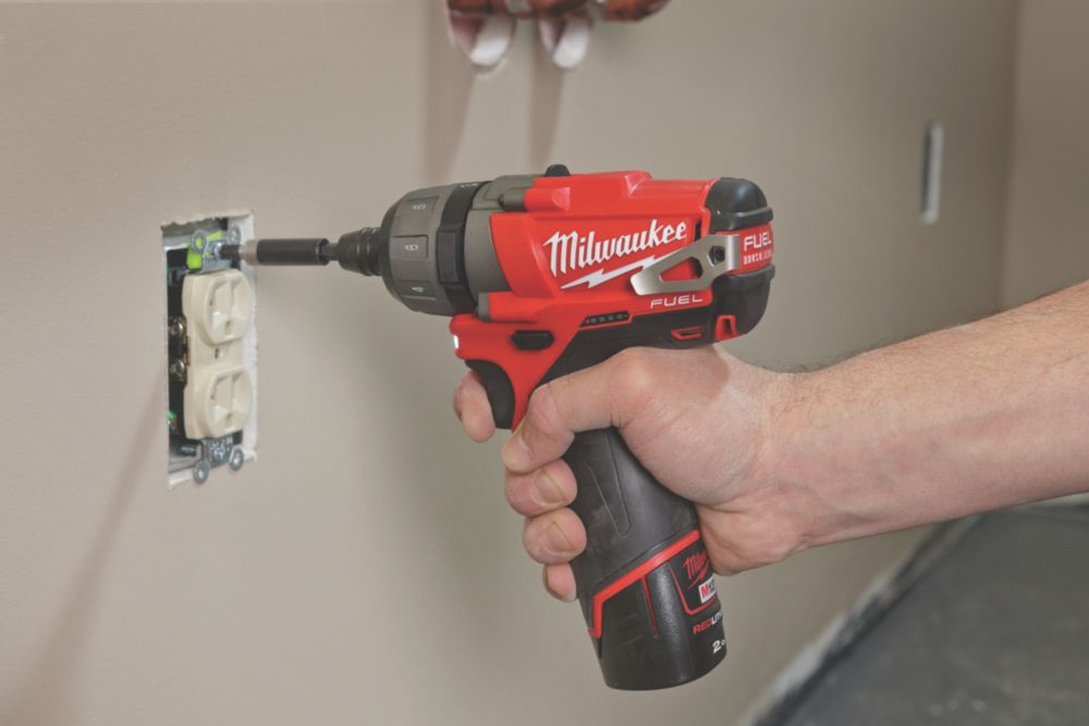 Milwaukee cordless deals screwdriver m12