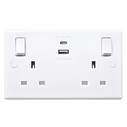 British General 800 Series 13A 2-Gang SP Switched Socket + 4.2A 2-Outlet Type A & C USB Charger White