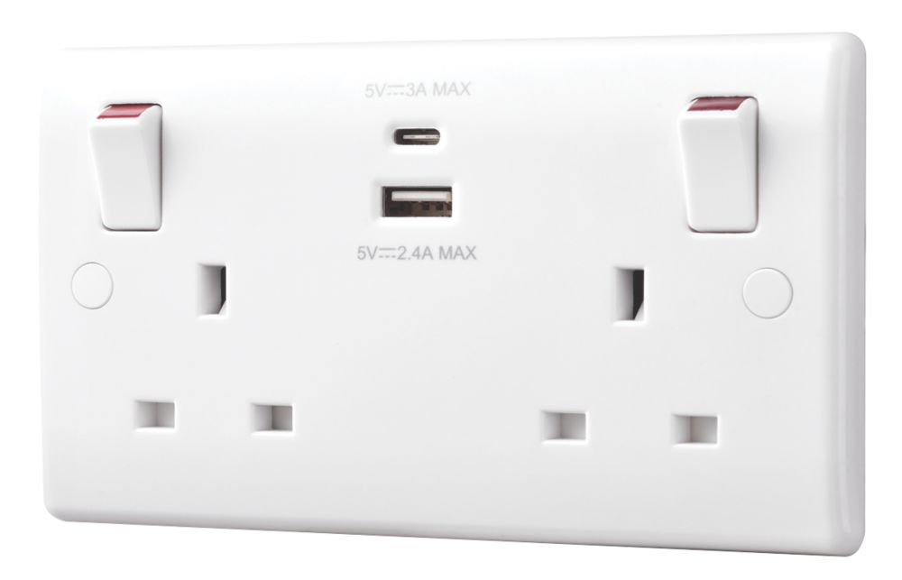 British General 800 Series 13A 2-Gang SP Switched Socket + 4.2A 15W 2-Outlet Type A & C USB Charger White