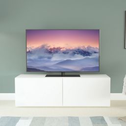 Tv with store center base